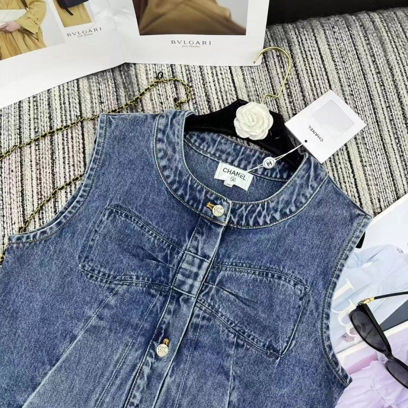 Ch**el jeans